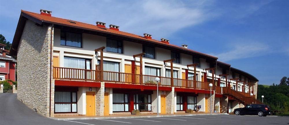 Apartamentos Aldea Del Puente Cangas de Onis Bagian luar foto